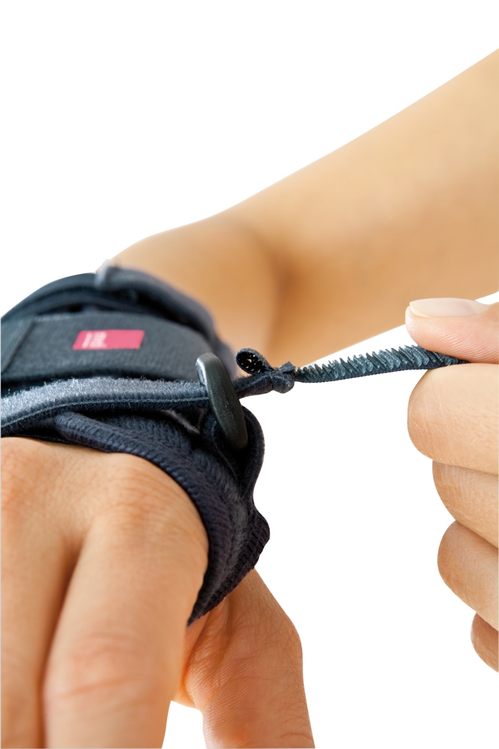 Ортез на лучезапястный сустав R036 Medi, умеренная фиксация купить в OrtoMir24